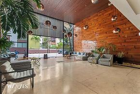 Luminous 1 Br. Steps Away From the Beach