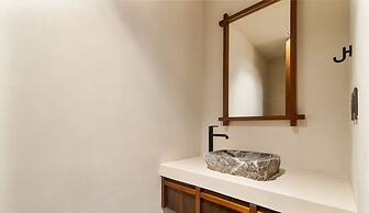 2BR W/private Pool - Steps Away From the Beach