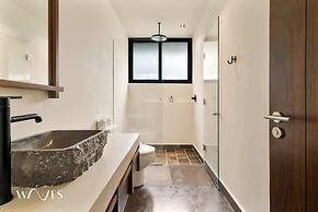 2BR W/private Pool - Steps Away From the Beach