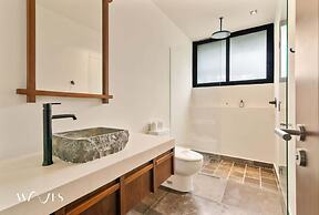 2BR W/private Pool - Steps Away From the Beach