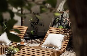 Exclusive Apt. W/private Pool + Surround Speakers