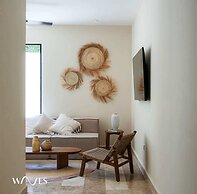 Exclusive Apt. W/private Pool + Surround Speakers