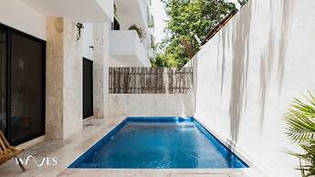Exclusive Apt. W/private Pool + Surround Speakers