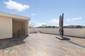 Spacious 3 Br. W/private Pool Exclusive Gym