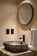 Spacious 3 Br. W/private Pool Exclusive Gym