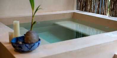 Spacious 3 Br. W/private Pool Exclusive Gym