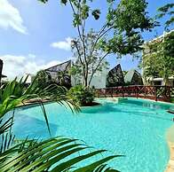 Studio W/private Pool Gym Relaxing Green Areas