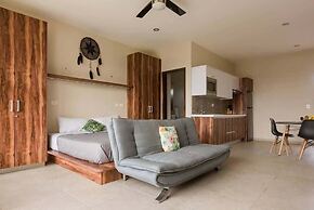 Studio W/private Pool Gym Relaxing Green Areas