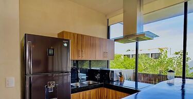 2 Br. Prime Location Amazing Rooftop Pool