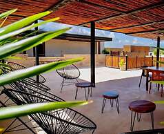 2 Br. Prime Location Amazing Rooftop Pool