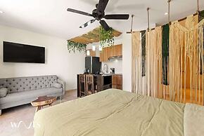 Cozy Great Located Studio W/amazing View