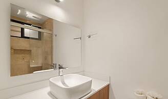 Cozy Great Located Studio W/amazing View