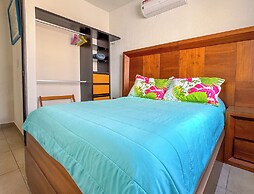 Family House with Pool 10 min airport