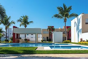 Family House with Pool 10 min airport