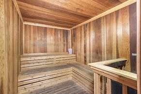 Palms 915- Premier Beachfront Condo