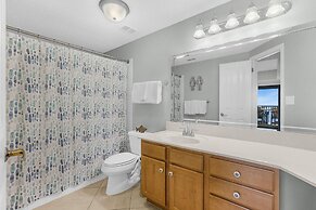 Palms 915- Premier Beachfront Condo