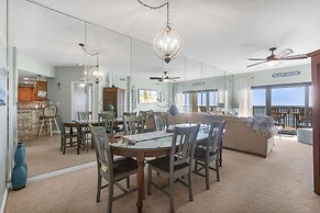 Palms 915- Premier Beachfront Condo