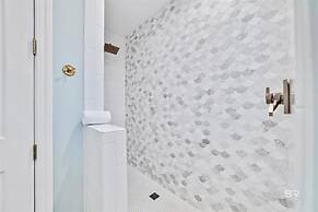 Regency Isle 1102 3 3 2 Covered Parking Spots Penthouse