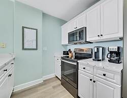 Regency Isle 1102 3 3 2 Covered Parking Spots Penthouse