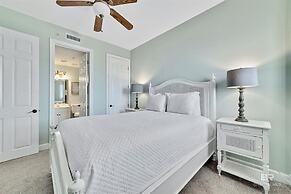 Regency Isle 1102 3 3 2 Covered Parking Spots Penthouse