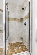 Grand Pointe 411 3 3 5 Gulf-front A Amenities