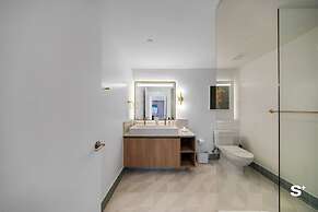 City Luxe Retreat Modern 2-BR
