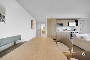 City Luxe Retreat Modern 2-BR