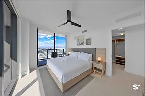 City Luxe Retreat Modern 2-BR