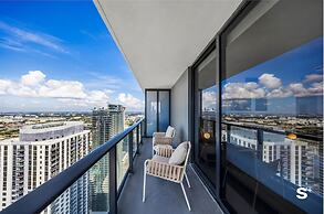 City Luxe Retreat Modern 2-BR