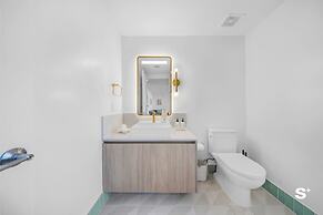 City Luxe Retreat Modern 2-BR