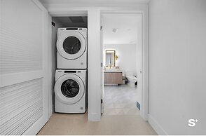 City Luxe Retreat Modern 2-BR