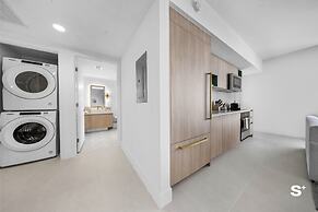 City Luxe Retreat Modern 2-BR