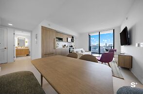 City Luxe Retreat Modern 2-BR