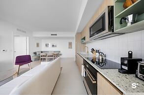 City Luxe Retreat Modern 2-BR