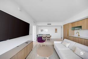 City Luxe Retreat Modern 2-BR