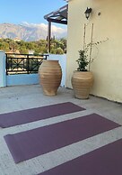 Pantheon Apartments & Studios