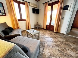 Pantheon Apartments & Studios