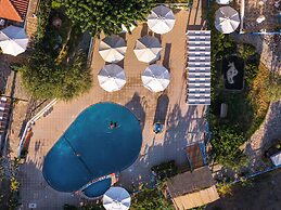 Pantheon Apartments & Studios