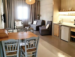 Pantheon Apartments & Studios