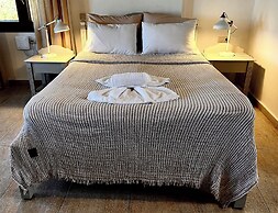 Pantheon Apartments & Studios