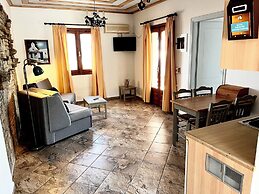 Pantheon Apartments & Studios