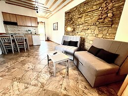 Pantheon Apartments & Studios