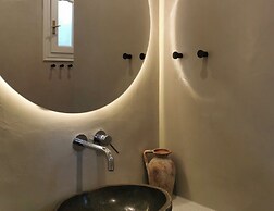 Pantheon Apartments & Studios