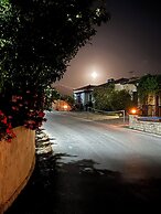 Pantheon Apartments & Studios