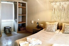 Pantheon Apartments & Studios