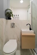 Cismigiu Park Delightful & Fresh Studio