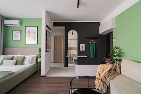 Cismigiu Park Delightful & Fresh Studio