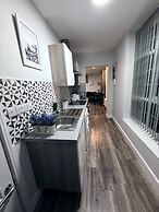 Serene Garden Room Suite City Centre