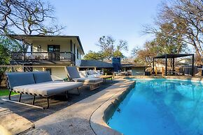 Luxury Zilker Home Pool Hot Tub Kitchen