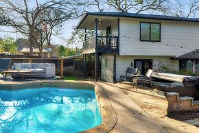 Luxury Zilker Home Pool Hot Tub Kitchen